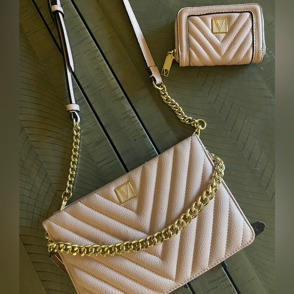 VICTORIA SECRET PURSE & WALLET